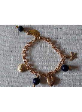 Elegantní řetízkový zapínací náramek z lapis lazuli se zlatým srdcem, mušlí a hvězdicí