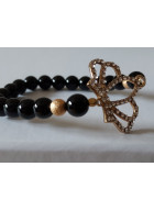 ELEGANTNÍ NÁRAMEK Z OBSIDIÁNU SE ZLATOU TŘPYTIVOU KORUNOU