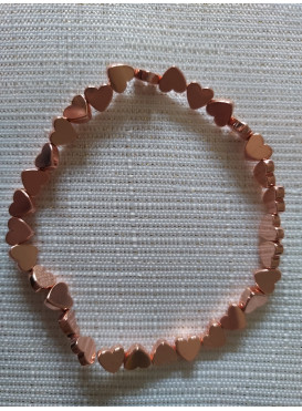 HEMATITOVÝ NÁRAMEK POKOVENÝ s rose gold srdíčky